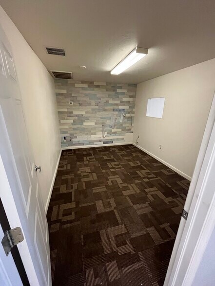 More Photos Of 1209 SE 10th St, Cape Coral Warehouse For Lease