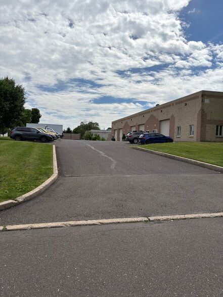 More Photos Of 388 Nina Way, Warminster Light Distribution For Lease