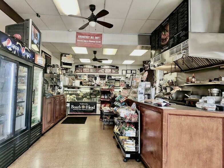 More Photos Of 229 Mill St, Greenwich Storefront Retail Residential For Lease