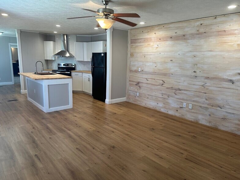 More Photos Of 4816 N US Highway 441, Lake City Manufactured Housing Mobile Home Park For Sale
