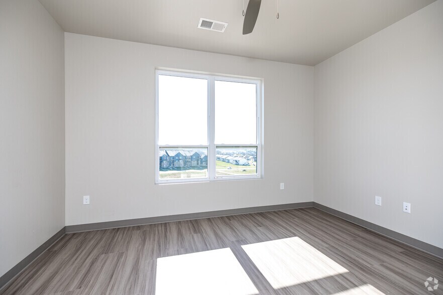 More Photos Of 1111 Parkside St, Tiffin Apartments For Lease