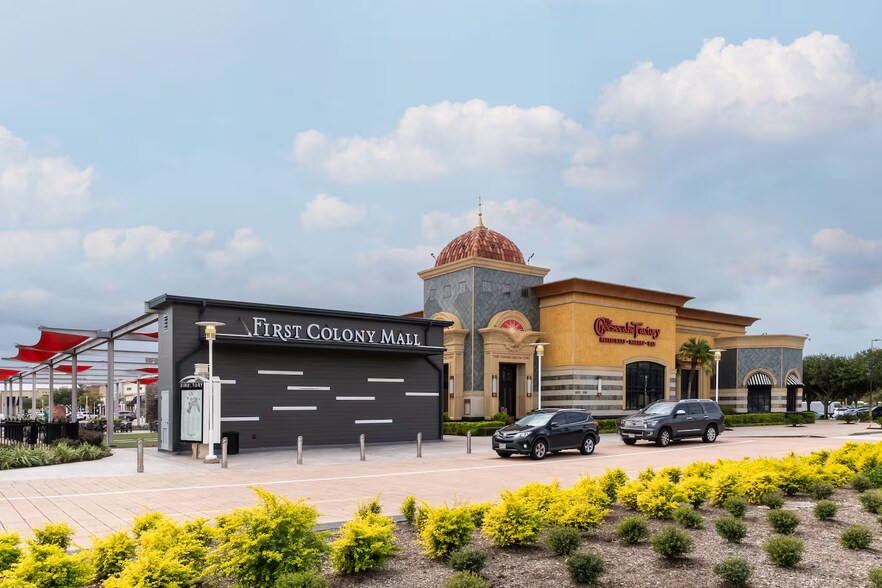 Primary Photo Of 16535 Southwest Fwy, Sugar Land Unknown For Lease