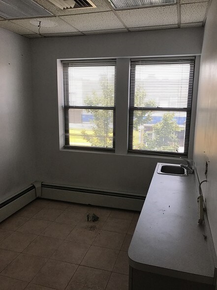 More Photos Of 4912 Bergenline Ave, West New York Health Club For Lease