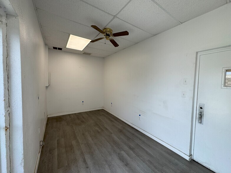 More Photos Of 12707 S US Highway 19, Clearwater Manufacturing For Lease