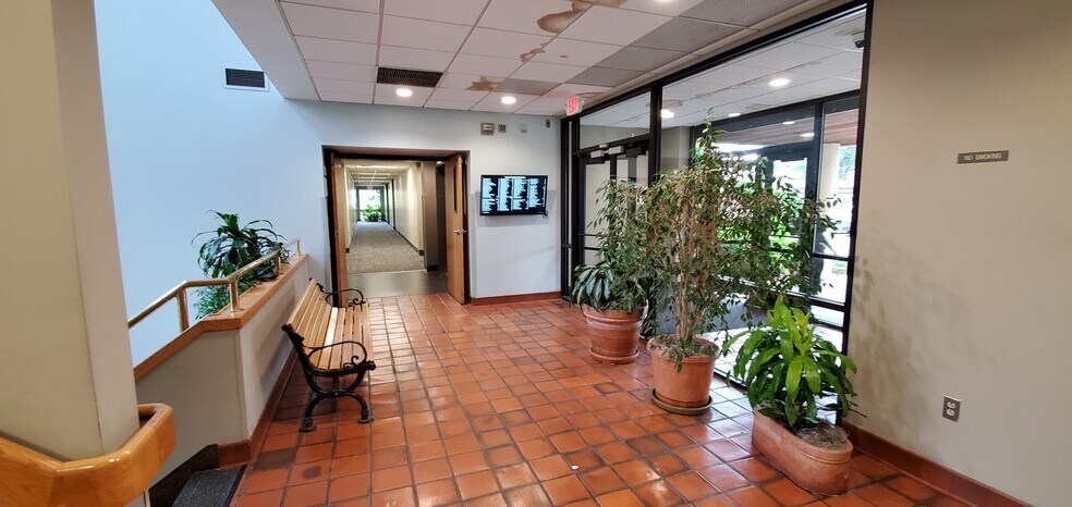 More Photos Of 955 Main St, Winchester Medical For Lease