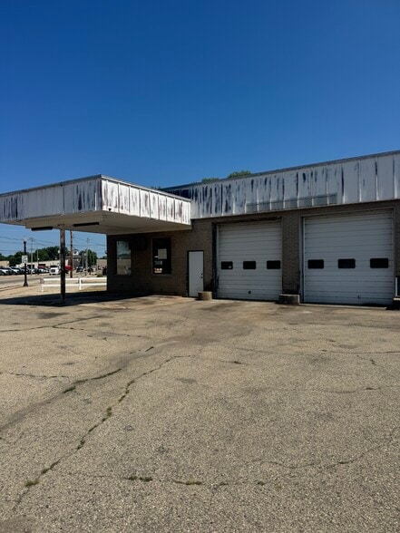 More Photos Of 631 W Main St, Princeton Auto Repair For Sale