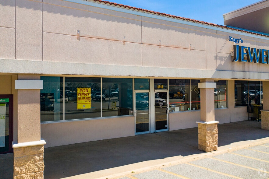 More Photos Of 4400 Bee Ridge Rd, Sarasota Unknown For Lease