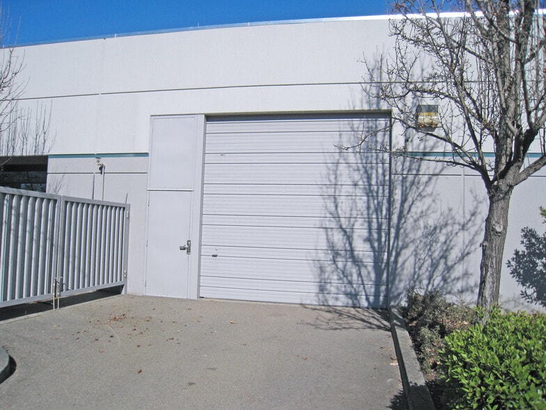 More Photos Of 5570 Skylane Blvd, Santa Rosa Office For Sale