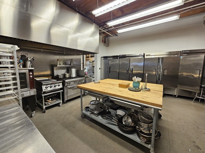 More Photos Of 3907 Perkins Ave, Cleveland Office For Sale