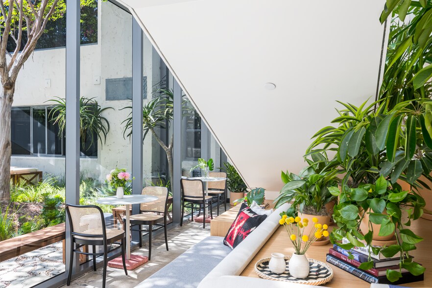 More Photos Of 3000 W Olympic Blvd, Santa Monica Office For Lease