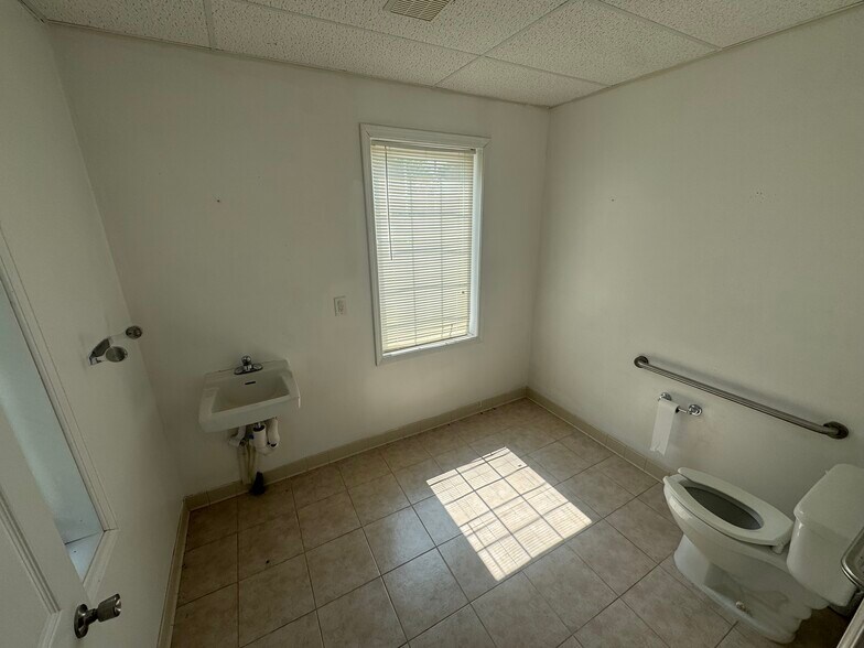 More Photos Of 1001 Route 376, Wappingers Falls Medical For Lease