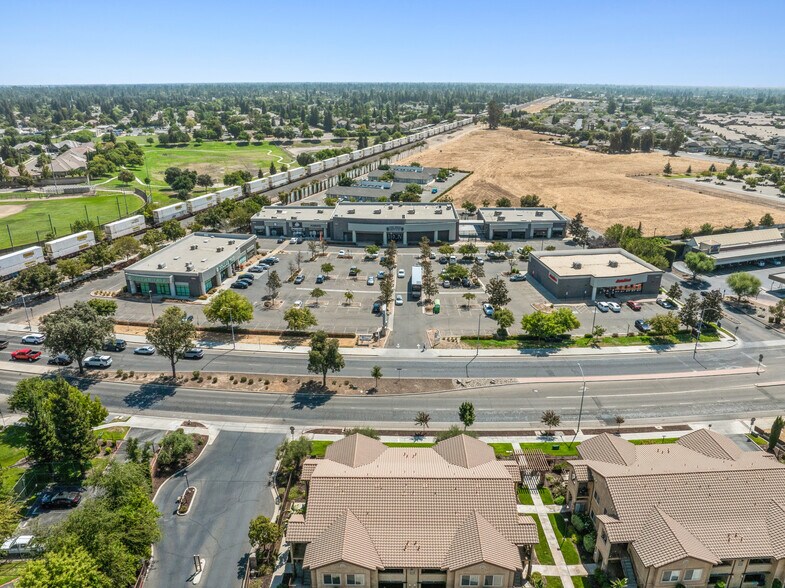 Primary Photo Of 6350-6370 N Figarden Dr, Fresno Freestanding For Sale