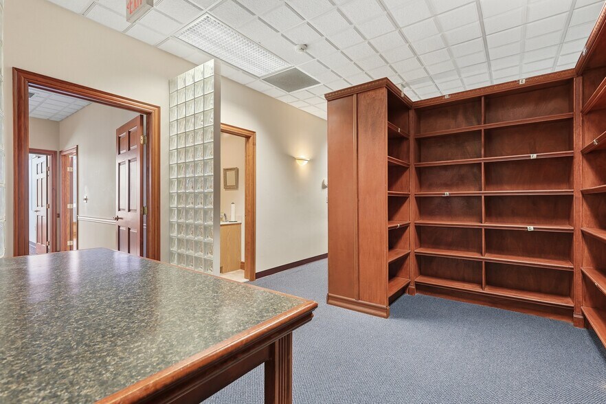 More Photos Of 381 N 9th Ave, Scranton Medical For Sale
