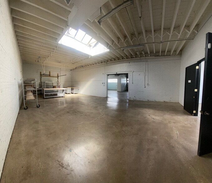 More Photos Of 1700 N Throop St, Chicago Office For Lease