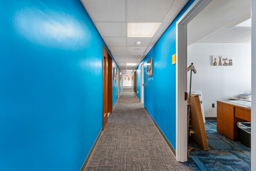 More Photos Of 1 W Market St, Corning Office For Lease