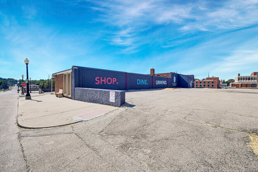 More Photos Of 120 S Liberty St, Independence Office For Sale