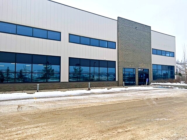 More Photos Of 885 Memorial Dr, Wood Buffalo Warehouse For Lease