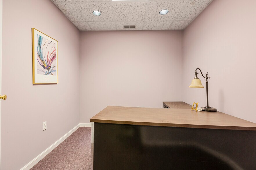 More Photos Of 3044 Breckenridge Ln, Louisville Office Residential For Sale