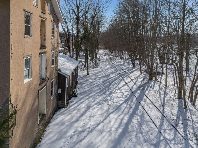 More Photos Of 10 Green St, Milford Specialty For Sale