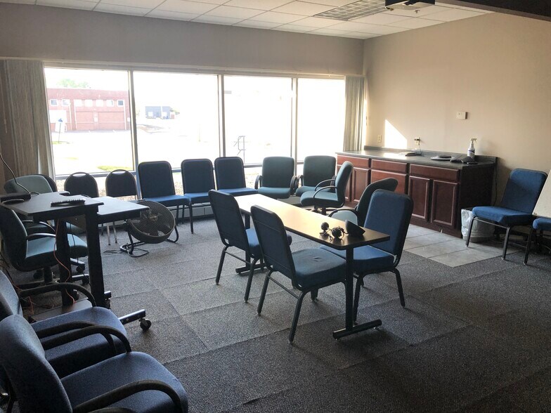 More Photos Of 800 Scott St, Wausau Light Manufacturing For Lease