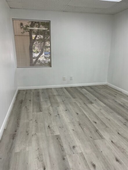 More Photos Of 18652 Florida St, Huntington Beach Medical For Lease