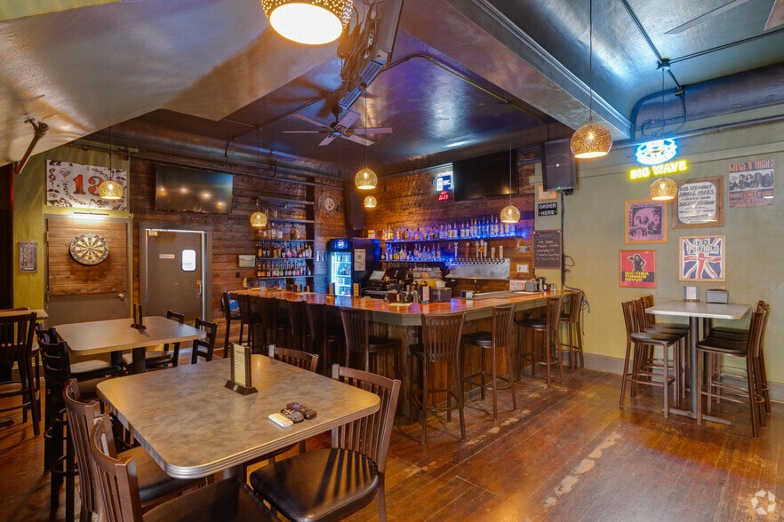 More Photos Of 3862 SE Hawthorne Blvd, Portland Movie Theatre For Sale