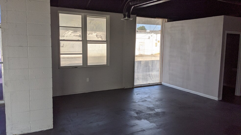 More Photos Of 200 E Texas Ave, Baytown Freestanding For Lease