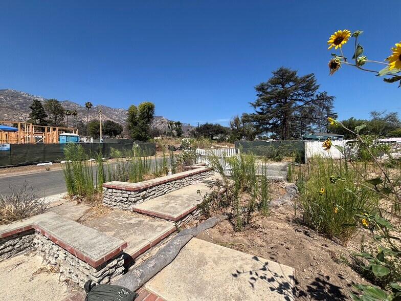More Photos Of 298 E Poppyfields Dr, Altadena Land For Sale