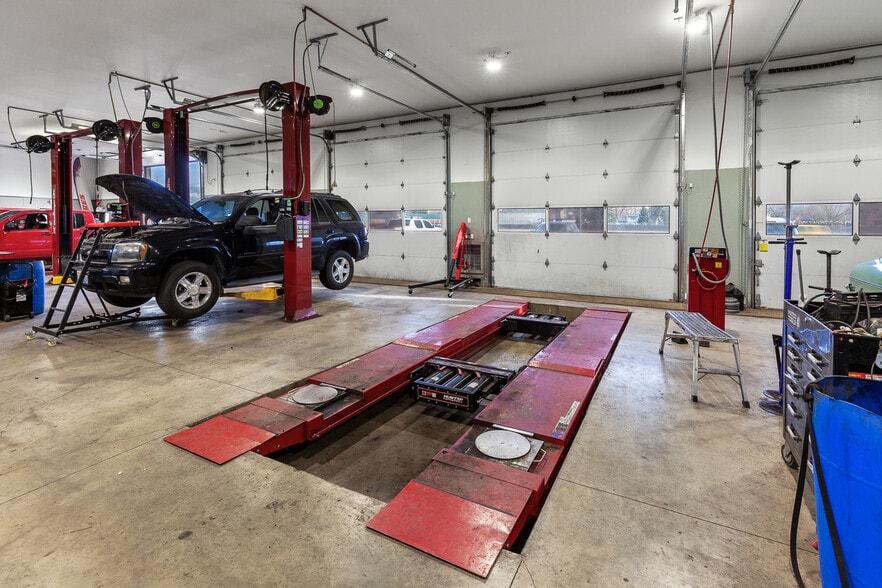 More Photos Of 8615 E Trent Ave, Spokane Valley Auto Repair For Sale