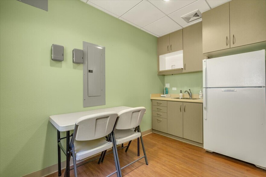 More Photos Of 2410 Dyer Ln, Fremont Medical For Lease