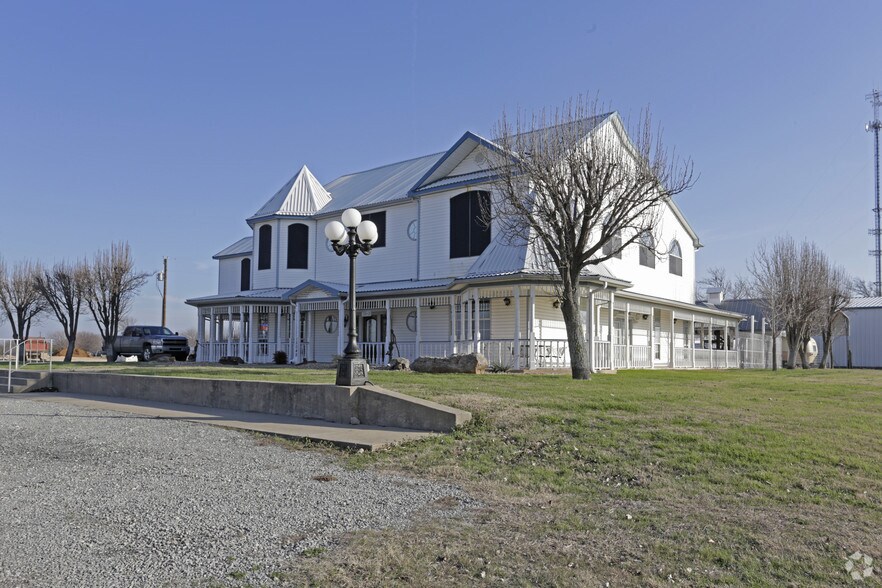Primary Photo Of 15048 US Highway 75, Van Alstyne Specialty For Lease