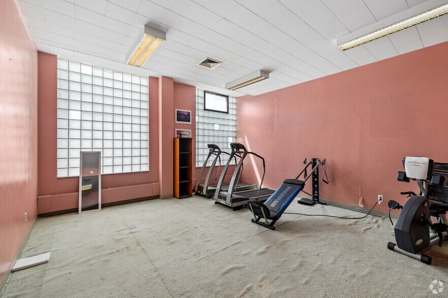 More Photos Of 131 University Dr, Pontiac Health Club For Sale