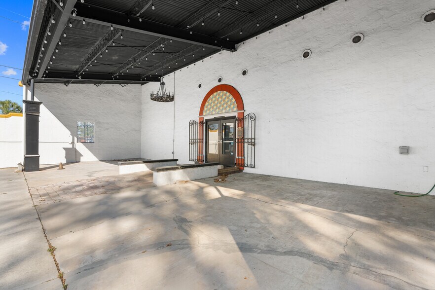 More Photos Of 939 N Magnolia Ave, Ocala Freestanding For Sale