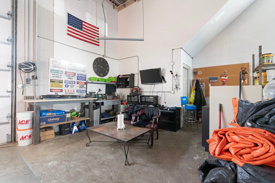 More Photos Of 188 Van Buren St, Staten Island Warehouse For Sale
