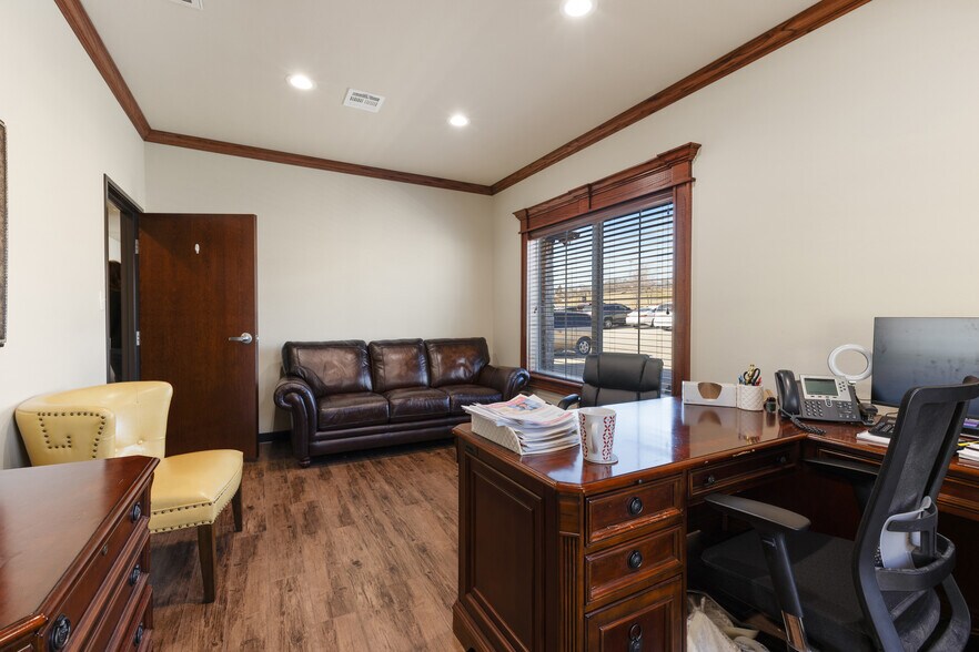 More Photos Of 810 Colony Dr, Ada Office For Lease