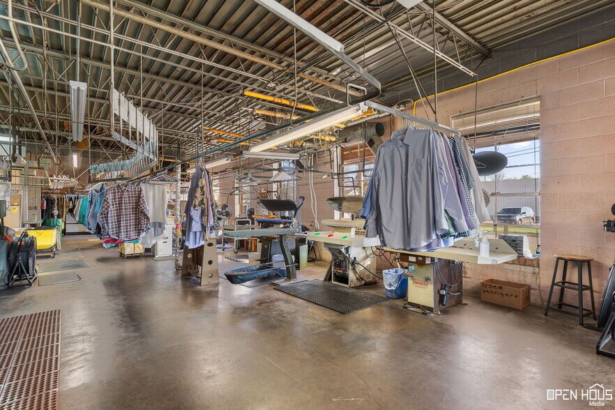 More Photos Of 1915 Kemp Blvd, Wichita Falls Office For Sale