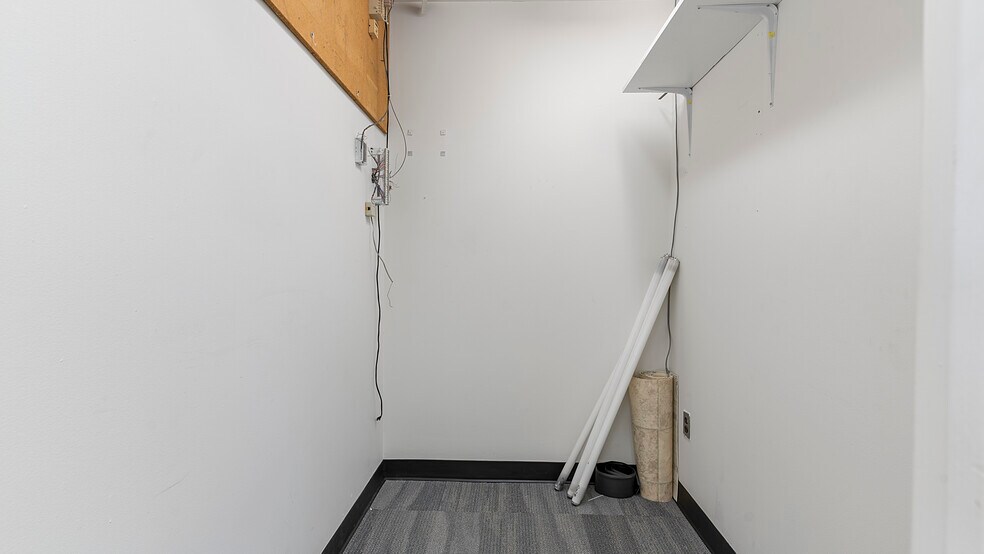 More Photos Of 10903 Indian Head Hwy, Fort Washington Office For Sale