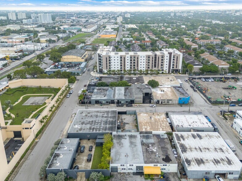 More Photos Of 2320-2326 NW 7th Ct, Miami Warehouse For Lease
