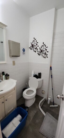 More Photos Of 516 51st St, West New York Office Residential For Lease