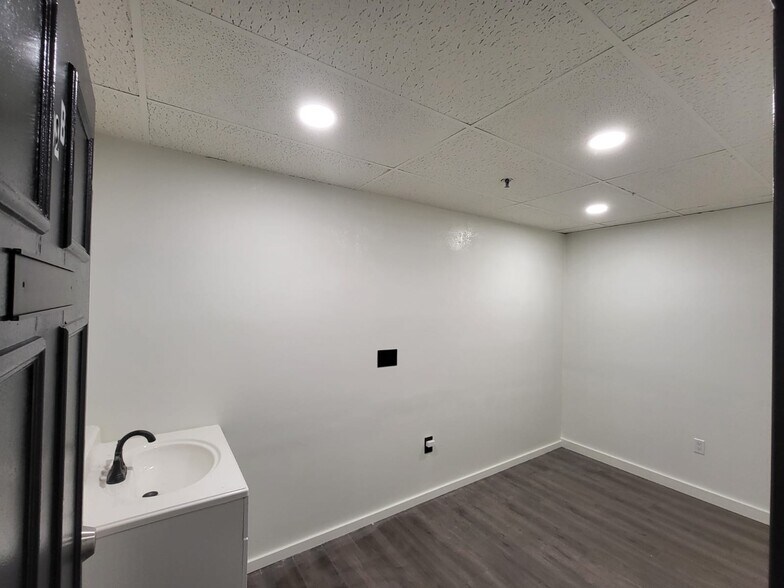 More Photos Of 1320 SE Federal Hwy, Stuart Medical For Lease