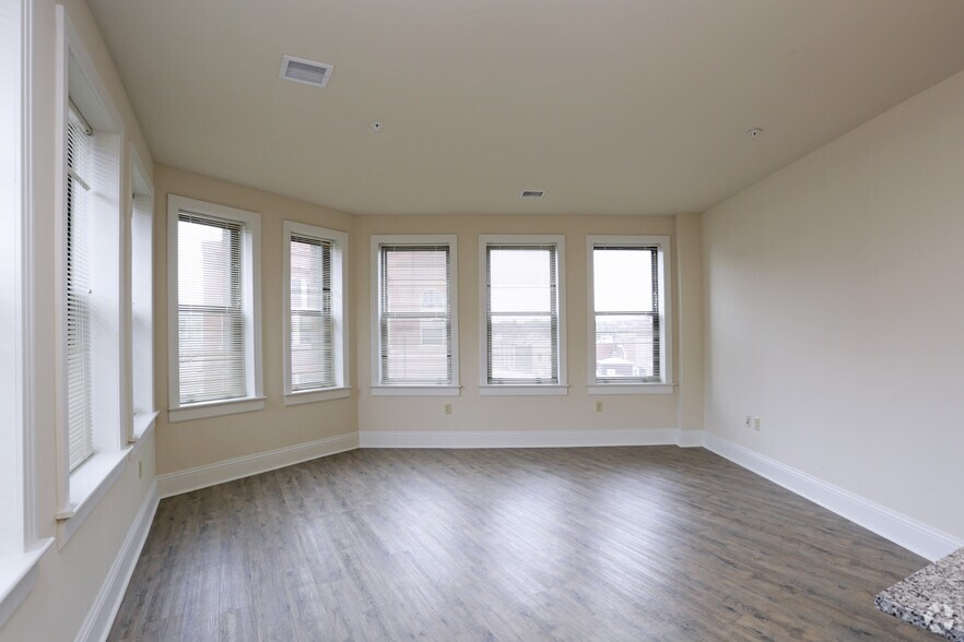 More Photos Of 121 S Highland Ave, Pittsburgh Apartments For Lease