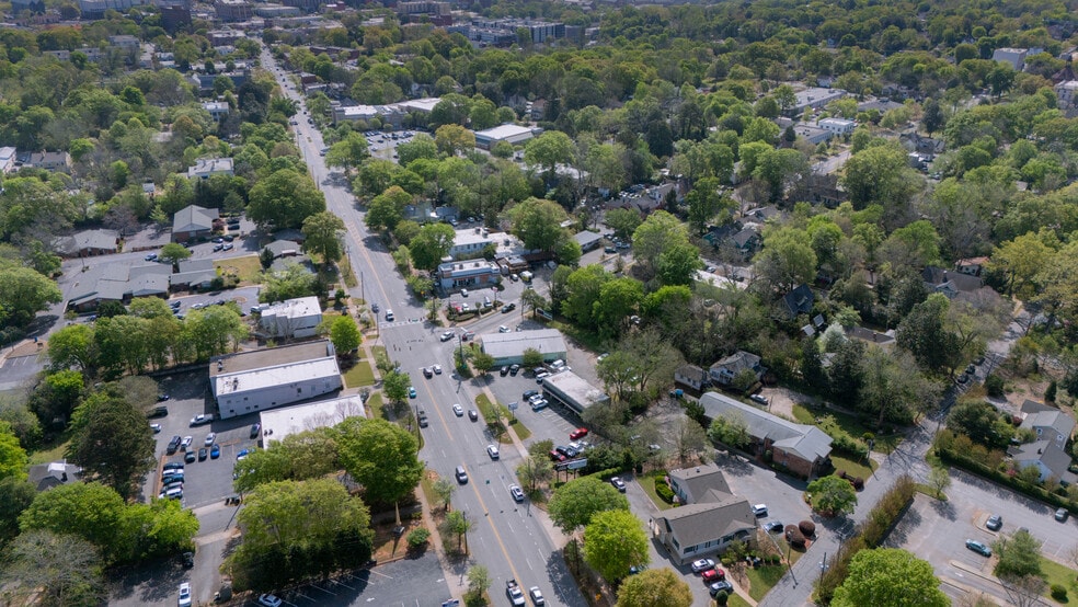 More Photos Of 823 Prince Ave, Athens Freestanding For Sale