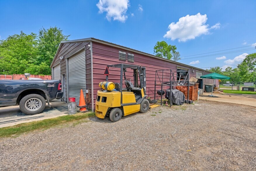 More Photos Of 518 Columbus Rd, Sealy Light Manufacturing For Sale