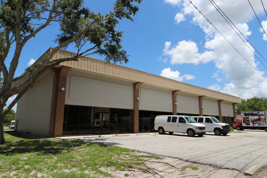 Primary Photo Of 2499 Porter Lake Dr, Sarasota Warehouse For Lease