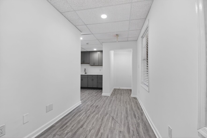 More Photos Of 8607-8609 2nd Ave, Silver Spring Medical For Sale