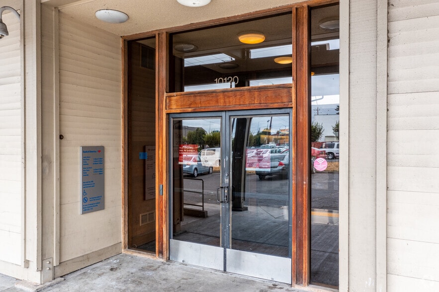 More Photos Of 10120 NE Sandy Blvd, Portland Bank For Sale