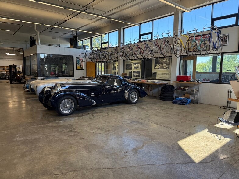 More Photos Of 19235 84th St, Bristol Warehouse For Sale