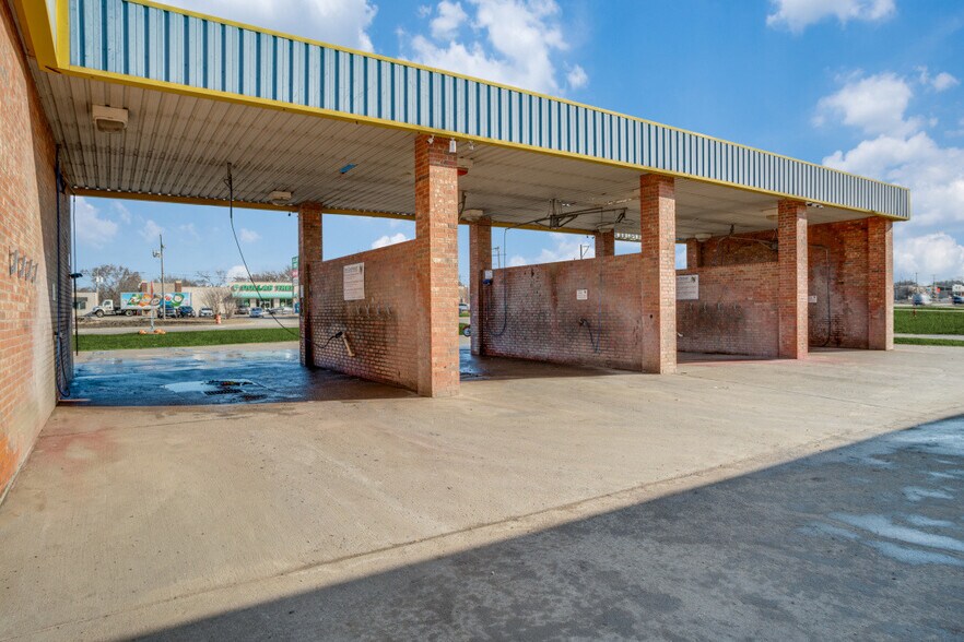 More Photos Of 317 W Princeton Dr, Princeton Carwash For Sale