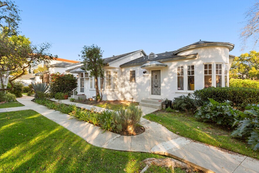 Primary Photo Of 10651 Whipple St, North Hollywood Multifamily For Sale