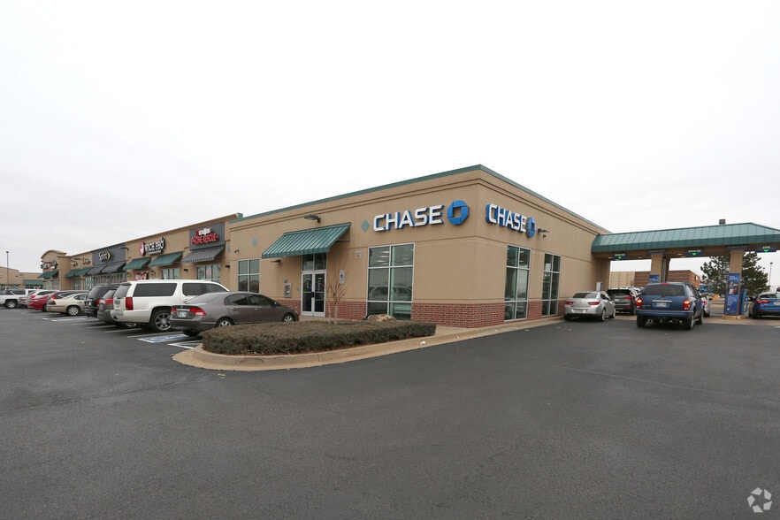 More Photos Of 1769-1779 Garth Brooks Blvd, Yukon Freestanding For Lease